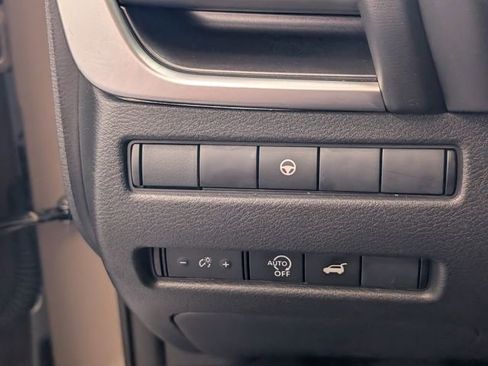 Used 2025 Nissan Rogue SV w/ SV Premium Package image 24