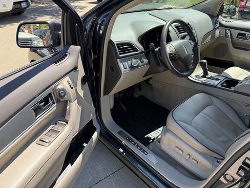 Used 2013 Lincoln MKX AWD image 11
