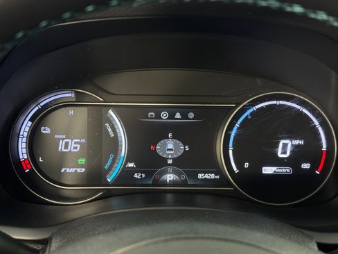 Used 2019 Kia Niro EX Premium image 18