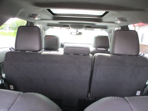 Used 2015 Ford Explorer XLT w/ Equipment Group 202A AWD/4WD image 27