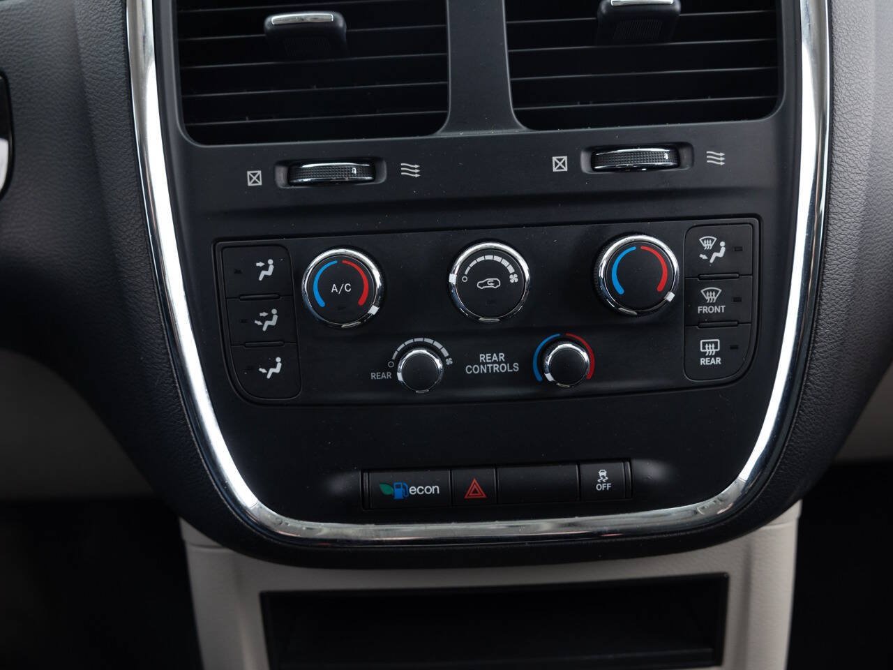 Used 2016 Dodge Grand Caravan SE w/ Quick Order Package 29E SE FWD image 35