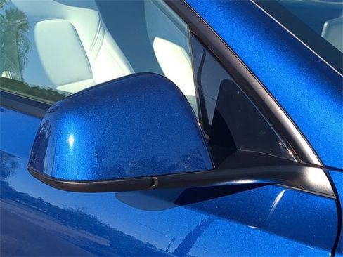 Used 2025 Tesla Model Y Performance image 12