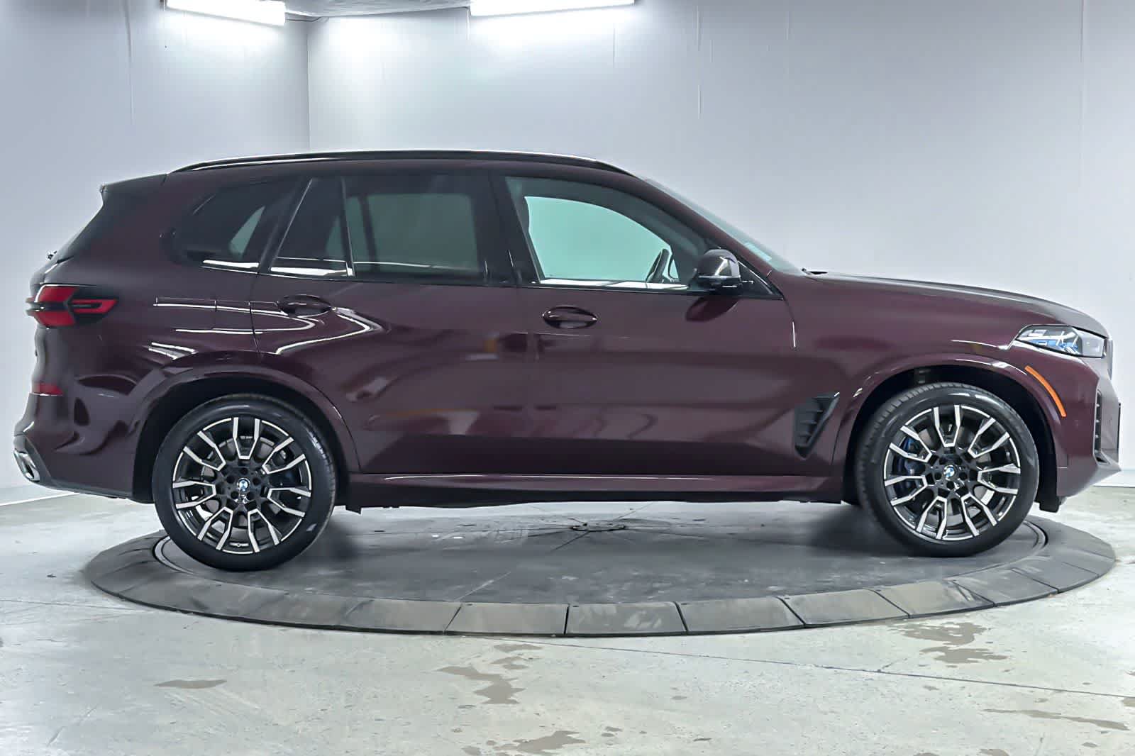 Used 2024 BMW X5 M60i w/ Climate Comfort Package AWD/4WD image 8