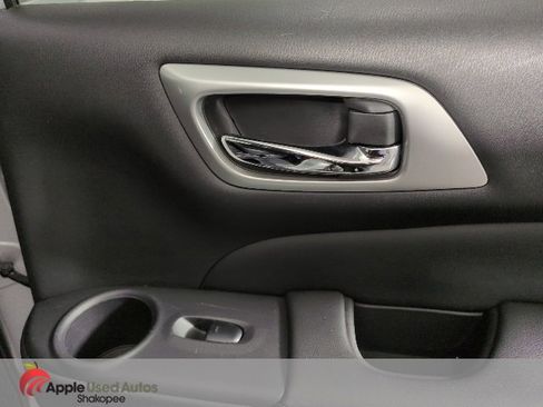 Used 2019 Nissan Pathfinder SL image 38
