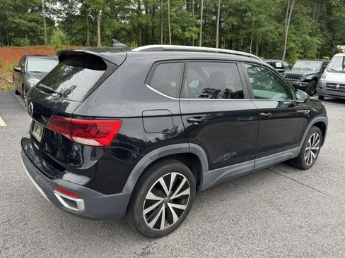 Used 2022 Volkswagen Taos SE FWD image 5