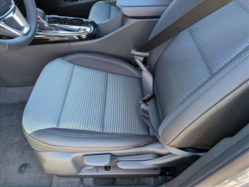 New 2026 Chevrolet Trax LT w/ Sunroof Package image 4