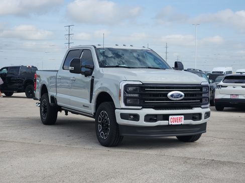New 2026 Ford F250 Platinum w/ FX4 Off-Road Package AWD/4WD image 2