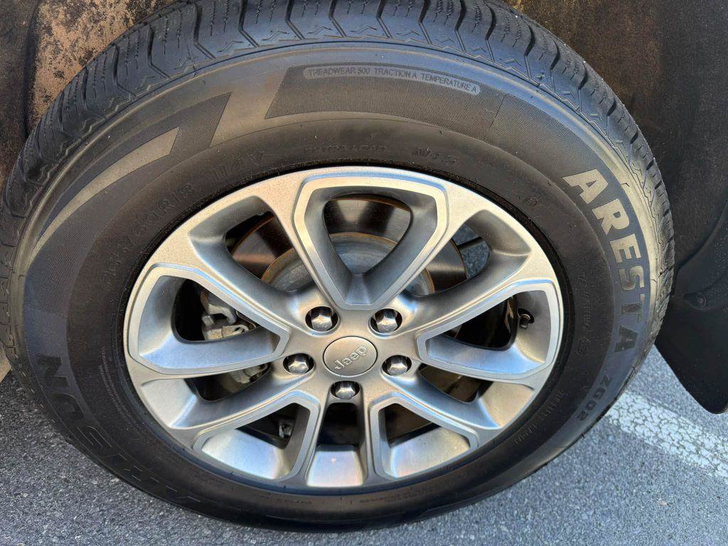 Used 2015 Jeep Grand Cherokee Limited w/ Luxury Group II RWD image 35