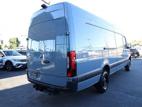 Used 2023 Mercedes-Benz Sprinter 2500 image 4
