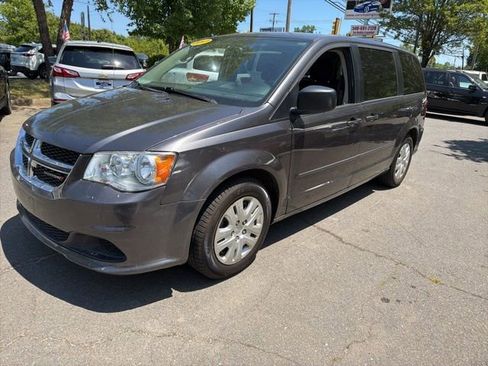 Used 2017 Dodge Grand Caravan SE w/ Power Window Group FWD image 3