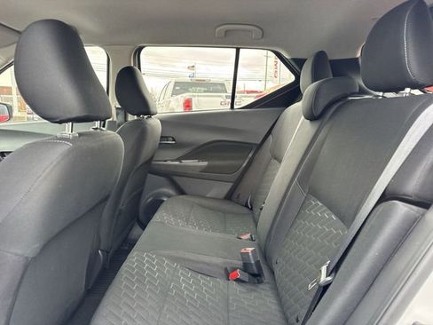 Used 2023 Nissan Kicks SV image 9