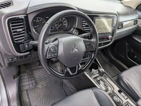 Used 2020 Mitsubishi Outlander ES AWD/4WD image 10