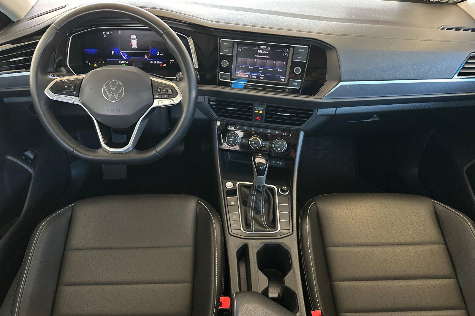 Used 2024 Volkswagen Jetta SE w/ Panoramic Sunroof Package FWD image 13
