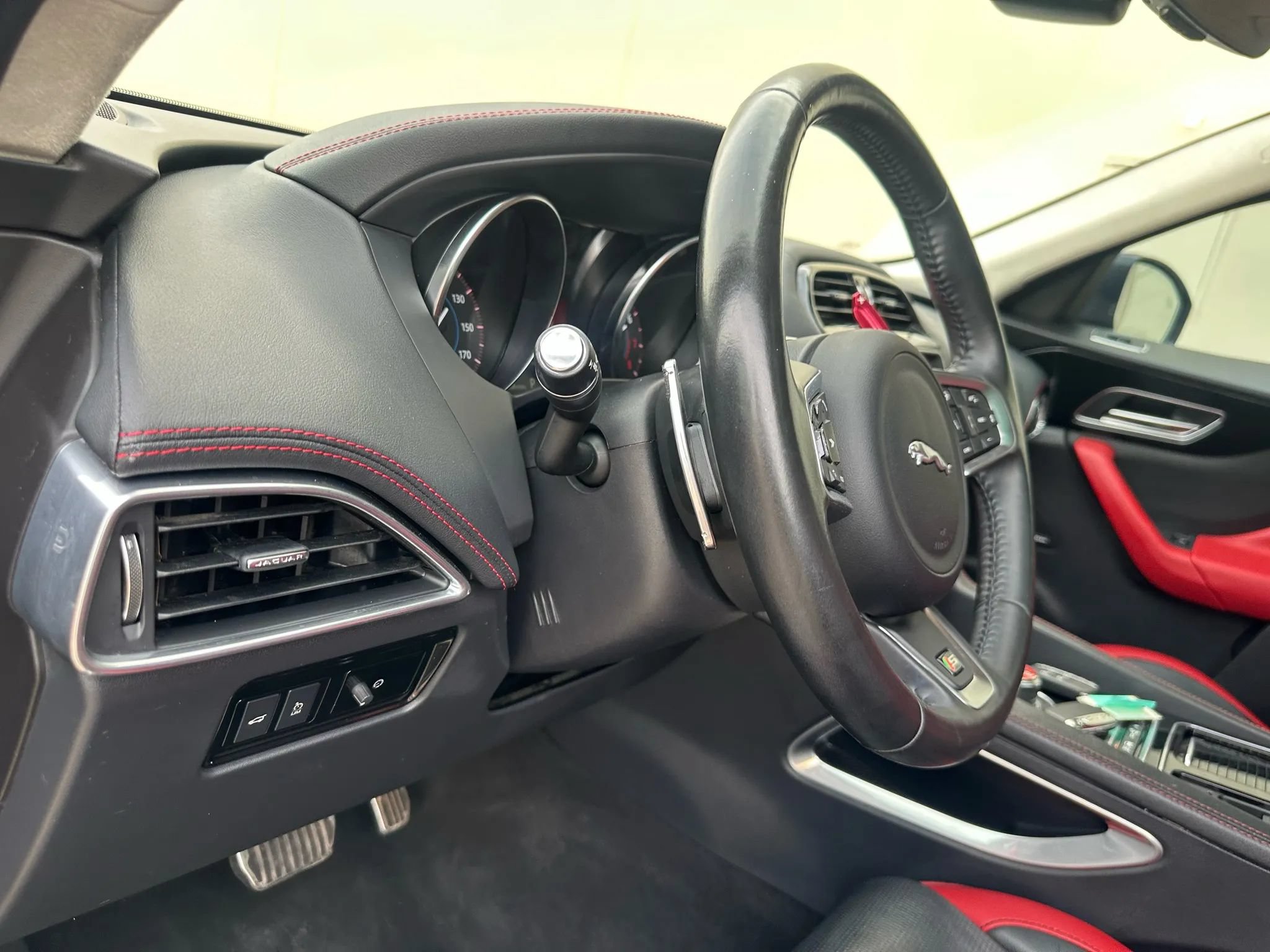Used 2020 Jaguar F-PACE S AWD/4WD image 30