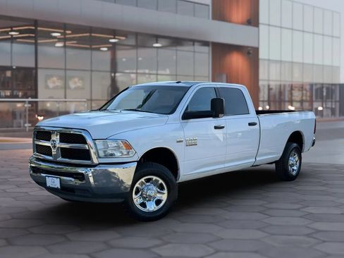 Used 2018 RAM 3500 SLT AWD/4WD image 2