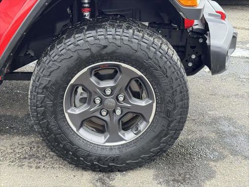 Used 2022 Jeep Gladiator Rubicon w/ Cold Weather Group image 6