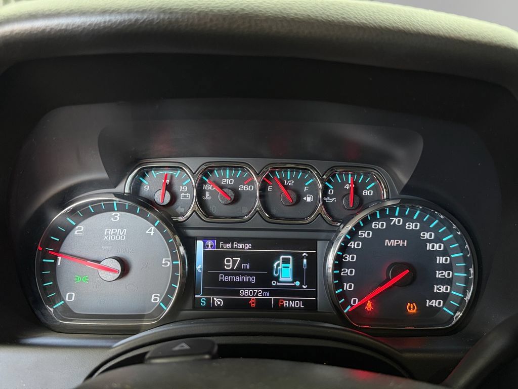 Used 2018 Chevrolet Suburban LT RWD image 20