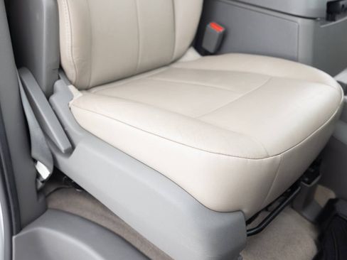 Used 2016 Nissan NV 3500 SL image 27