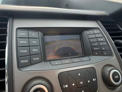 Used 2017 Ford Taurus Police Interceptor FWD image 12