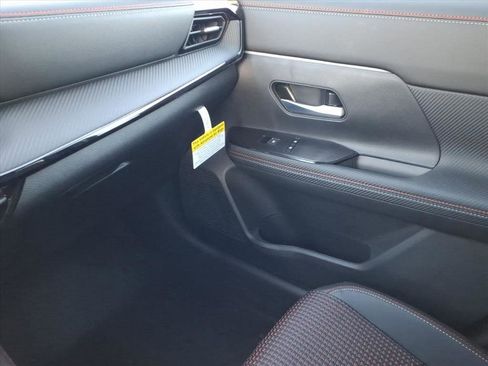 New 2026 Nissan Kicks SR image 23