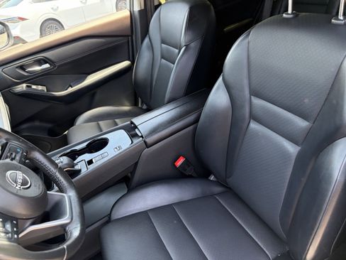 Used 2023 Nissan Rogue SV w/ SV Premium B Package FWD image 18