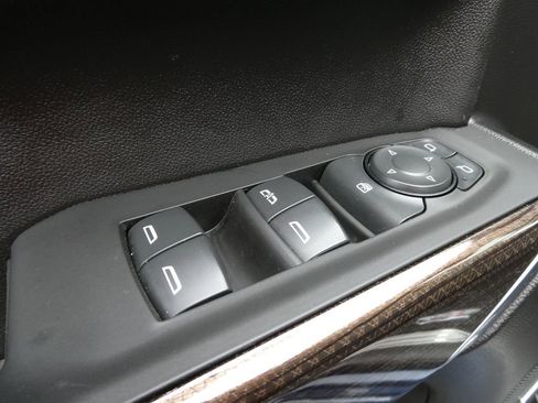 Used 2020 Chevrolet Silverado 1500 LT Trail Boss AWD/4WD image 24