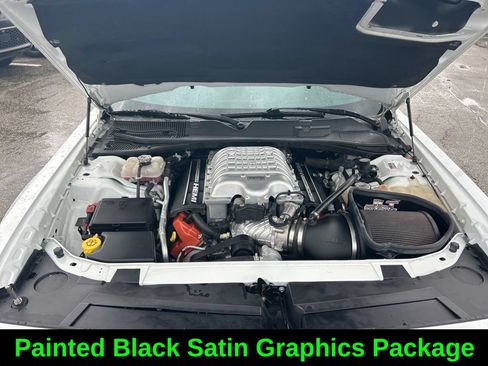 Used 2019 Dodge Challenger SRT Hellcat RWD image 18