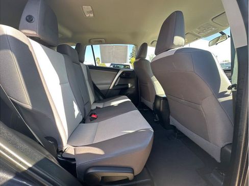 Used 2014 Toyota RAV4 LE FWD image 12