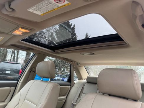 Used 2004 Toyota Avalon XLS image 18