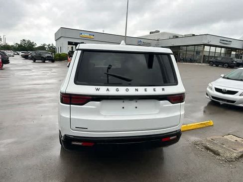 Used 2022 Jeep Wagoneer Series II AWD/4WD image 10