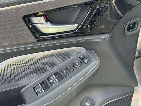 Used 2026 Acura MDX SH-AWD w/ Advance Package image 11