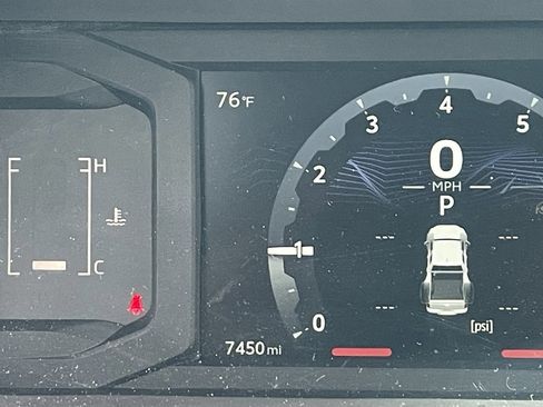 Used 2025 Toyota Tacoma SR5 image 9