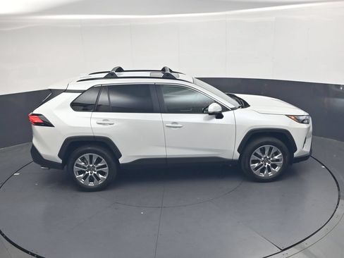 Used 2025 Toyota RAV4 XLE Premium w/ Weather Package AWD/4WD image 39