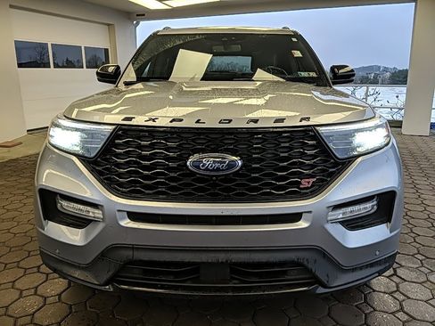 Used 2021 Ford Explorer ST w/ Equipment Group 401A image 2