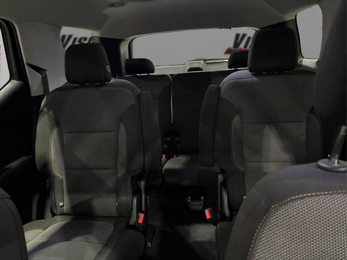 Used 2018 Chevrolet Traverse LT image 19