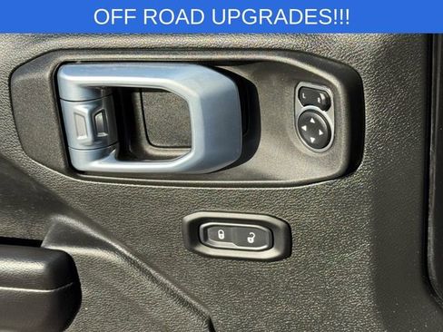 Used 2021 Jeep Gladiator Sport image 25