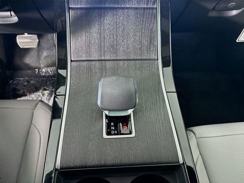 New 2026 Land Rover Range Rover Velar Dynamic SE image 18