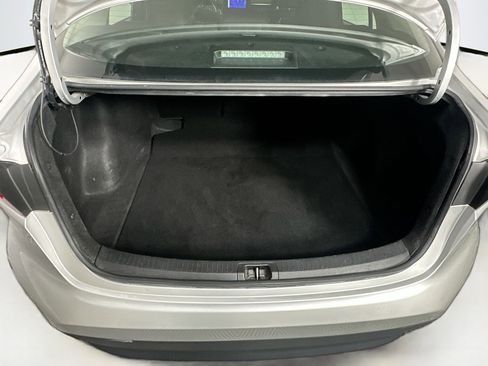 Used 2024 Toyota Corolla LE image 28