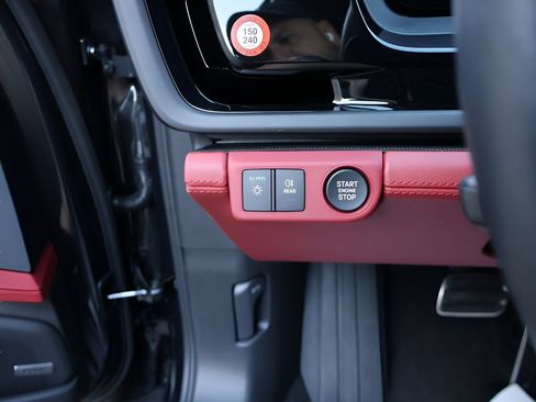 Certified 2025 Porsche Panamera GTS AWD/4WD image 39