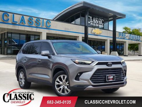 Used 2025 Toyota Grand Highlander FWD image 1