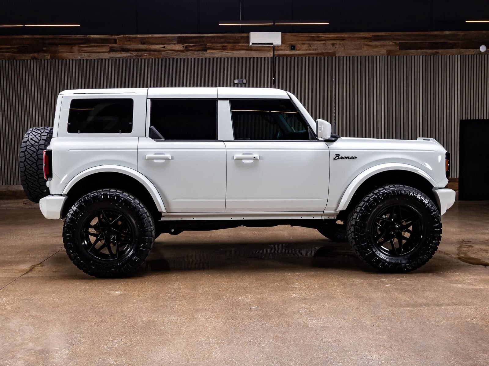 Used 2026 Ford Bronco Outer Banks AWD/4WD image 11