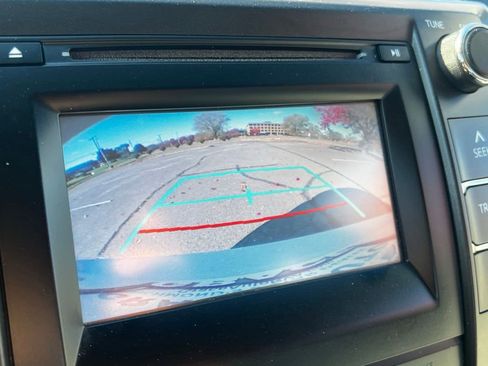 Used 2016 Toyota Camry SE image 30