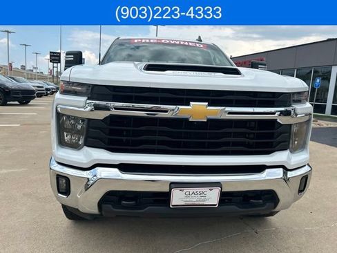 Used 2024 Chevrolet Silverado 2500 LT AWD/4WD image 2