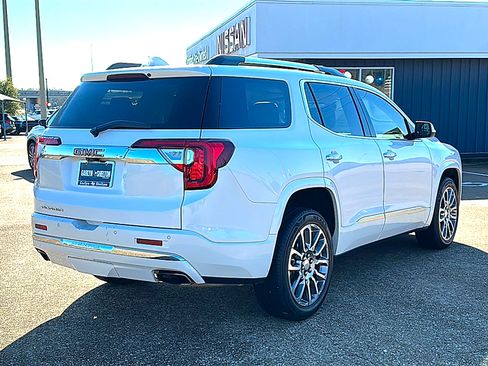 Used 2023 GMC Acadia Denali w/ Denali Ultimate Package image 8