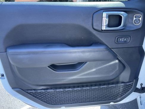 Used 2023 Jeep Wrangler Altitude image 23