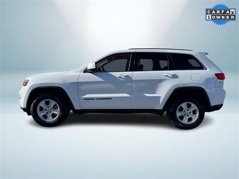 Used 2017 Jeep Grand Cherokee Laredo image 3