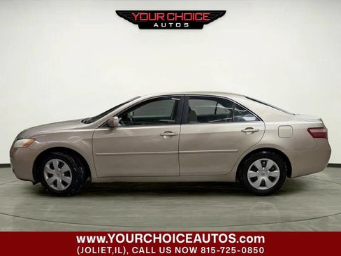 Used 2007 Toyota Camry LE image 2