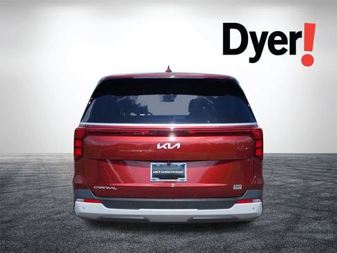 Certified 2025 Kia Carnival FWD image 13