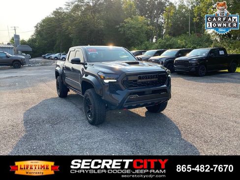 Used 2025 Toyota Tacoma TRD Pro AWD/4WD image 3
