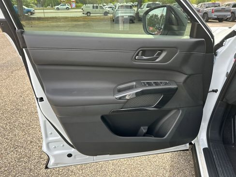 New 2026 Nissan Pathfinder SV FWD image 7